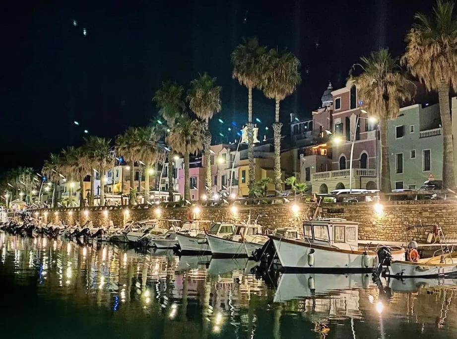 Appartamento 50 Mt Mare Con Parcheggio Riservato リーヴァ・リーグレ エクステリア 写真